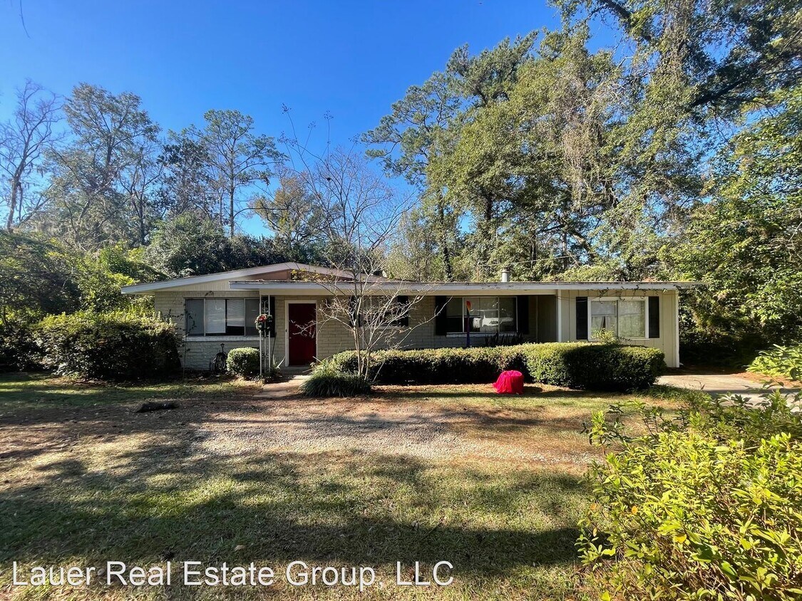 4 br, 2 bath House 1116 Pinecrest Drive House Rental in Tallahassee