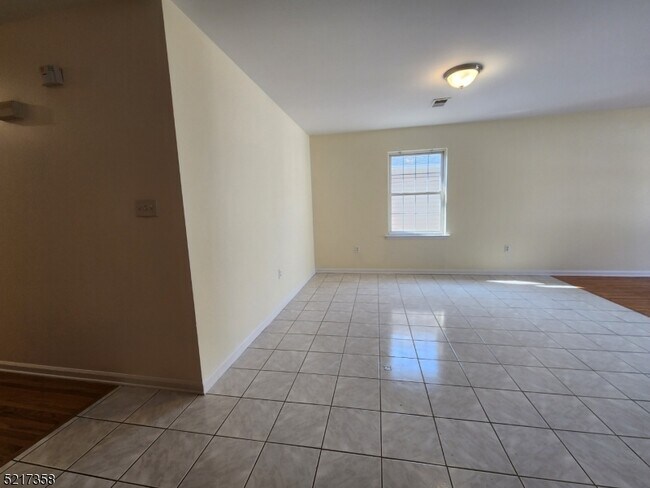 Foto del edificio - 328 Magnolia Ave