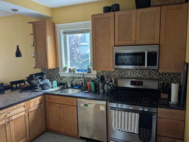 Dishwasher & Stove - 8 Cedar Street