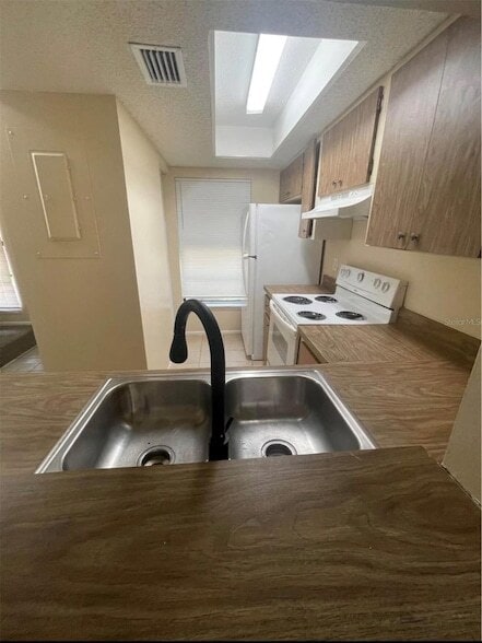 Building Photo - 890 Mecca Dr