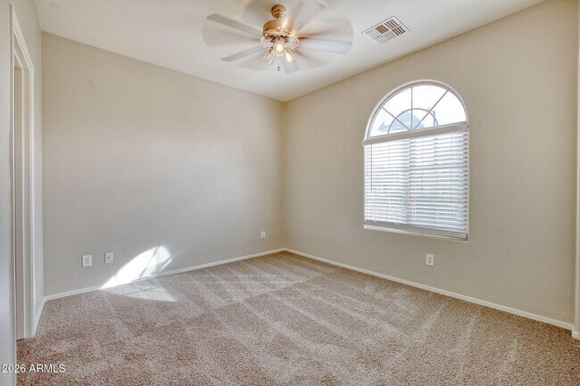 Building Photo - 13718 N 150th Dr