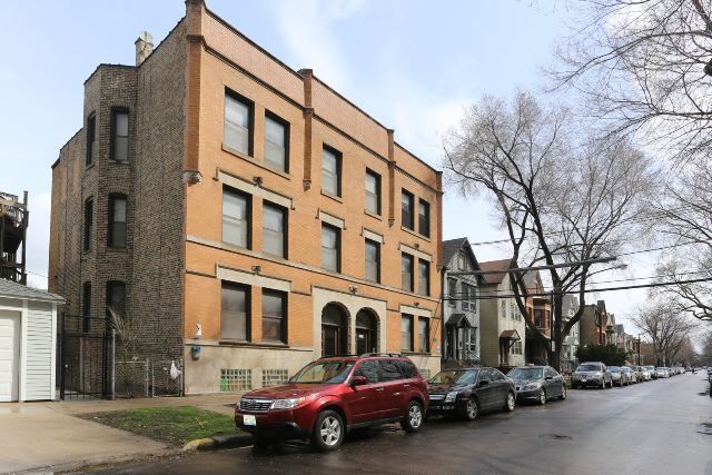 Building Photo - 1358 W Barry Ave