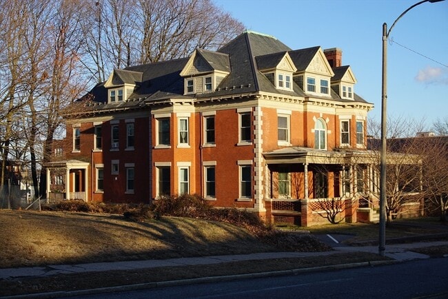 Foto del edificio - 495 Appleton St