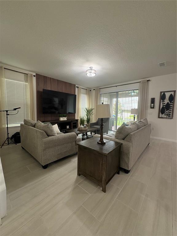 Foto del edificio - 15746 Fountain Springs Rd