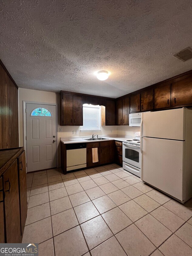 Building Photo - 115 Boulder Trail