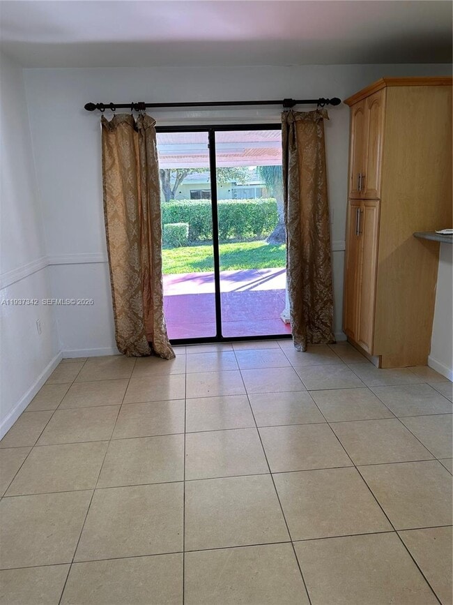 Foto del edificio - 9840 SW 163rd St