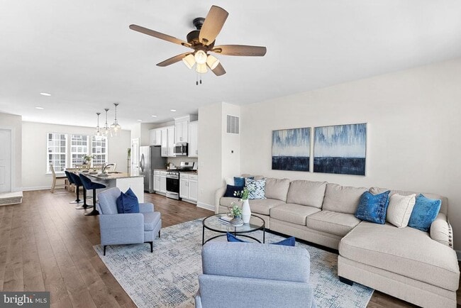 Building Photo - 15292 Westham Ct