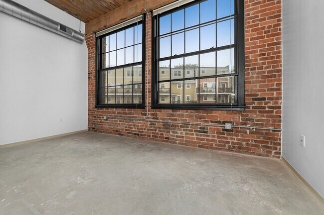 Building Photo - 88 Gerrish Ave