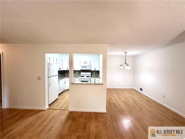 Building Photo - 437 Danbury Ln