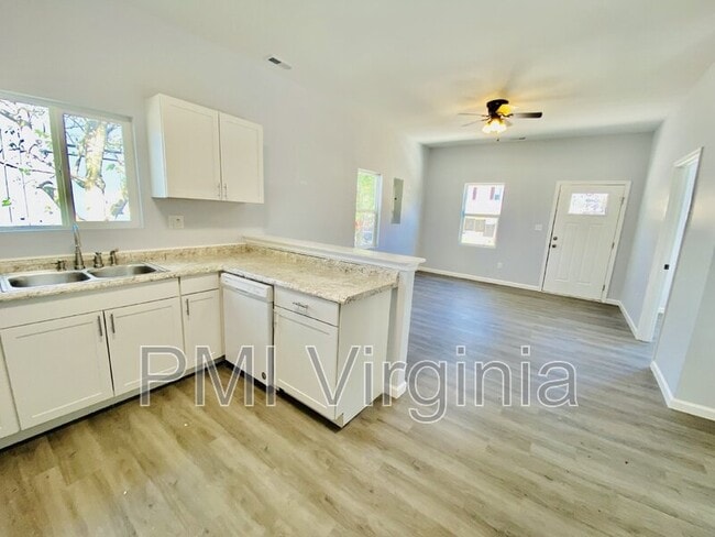 Building Photo - 3129 Marne Ave