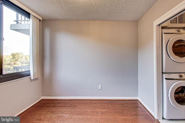 Foto del edificio - 5500 Holmes Run Pkwy