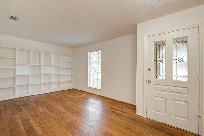 Building Photo - 12110 Scottsdale Dr