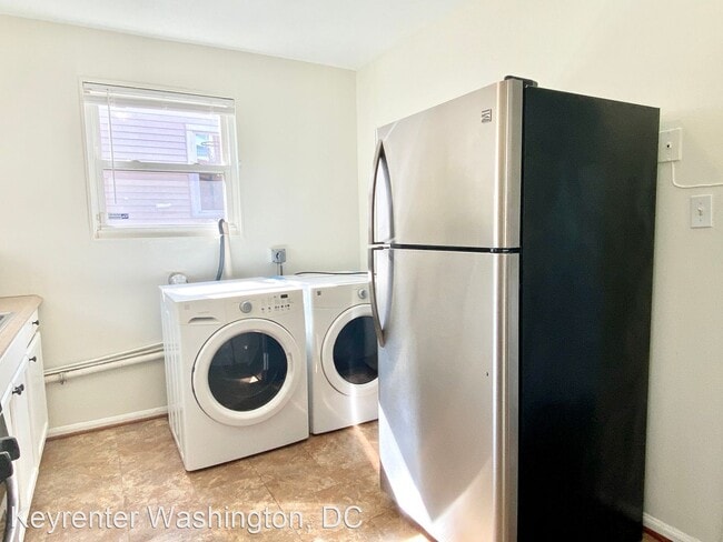 Building Photo - 2 br, 1 bath House - 4214 Massachusetts Av...