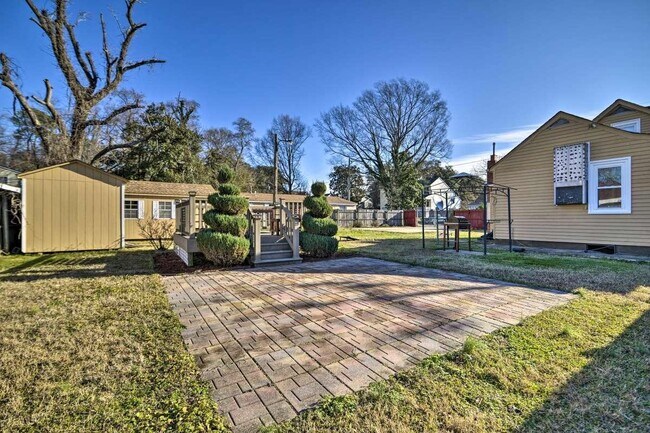 Building Photo - 9517 Atlans St