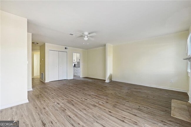 Building Photo - 2391 Cove Rd