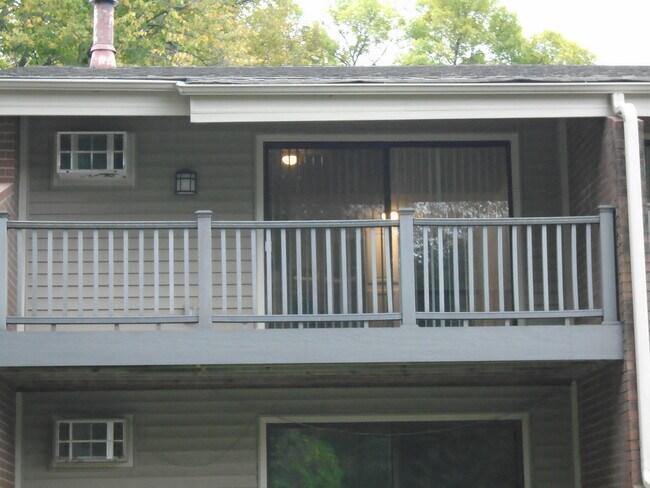 Building Photo - 110284 Village Rd