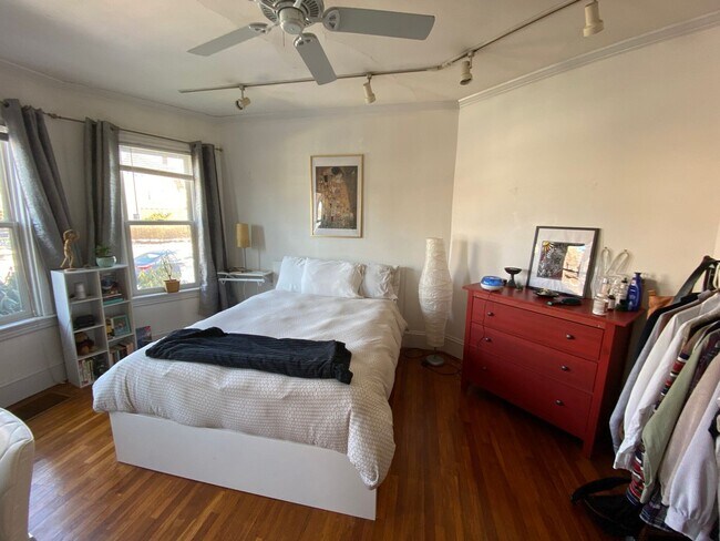 Photo - 172 Elm St Apartment