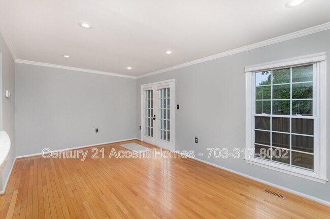 Building Photo - 2514 S Arlington Mill Dr