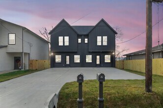 Building Photo - 7956 Bonaire St