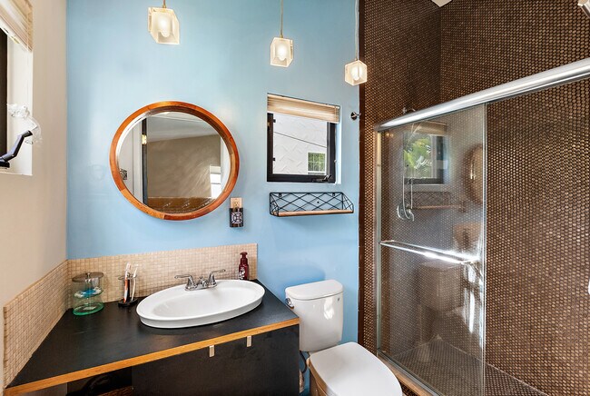 Foto del edificio - 326 16th Ave NE