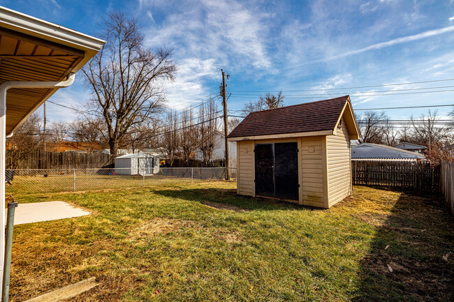 Building Photo - 2022 Arthur Ave