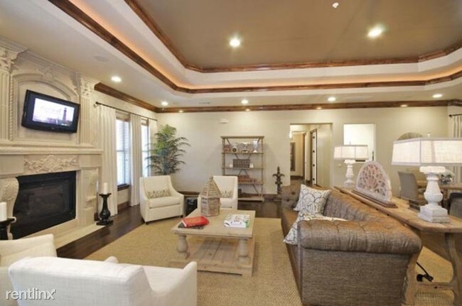 Foto del edificio - 3 br, 2 bath  - 1650 John King Blvd Apt 1155