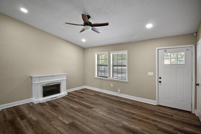 Foto del edificio - 704 Berkshire St