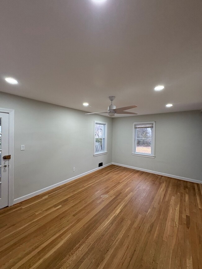 Foto del edificio - 2817 63rd Pl