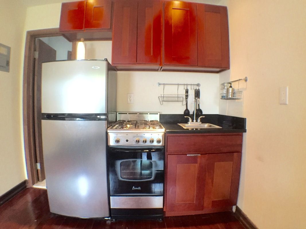 Foto del edificio - 356 E 19th St