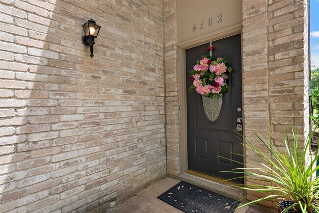 Building Photo - 6602 Montauk Dr