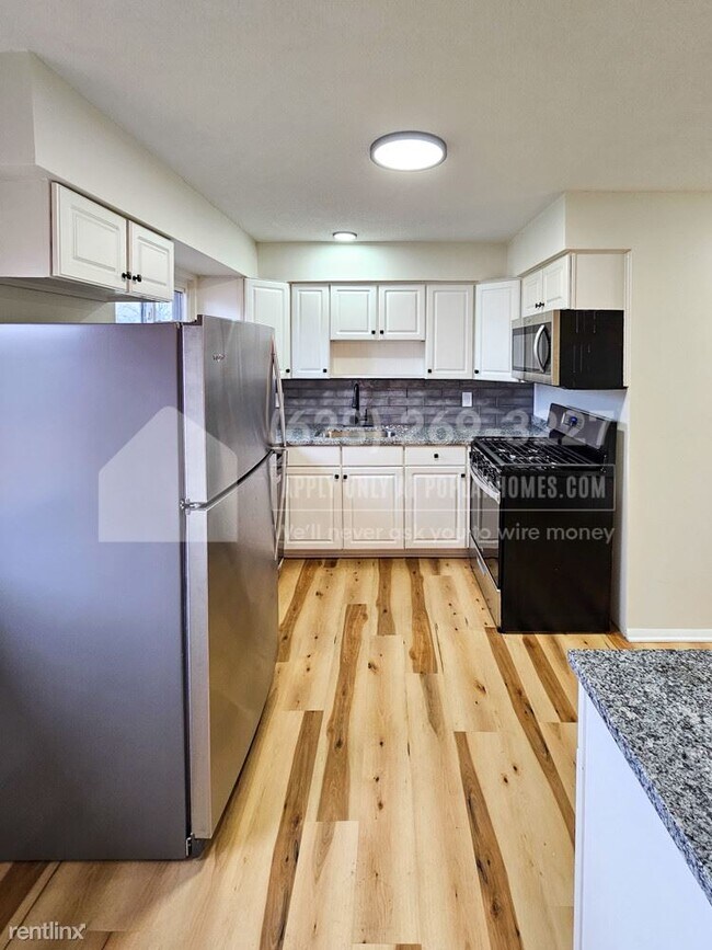 Foto del edificio - 3 br, 3 bath Townhome - 83 Stornoway Drive...