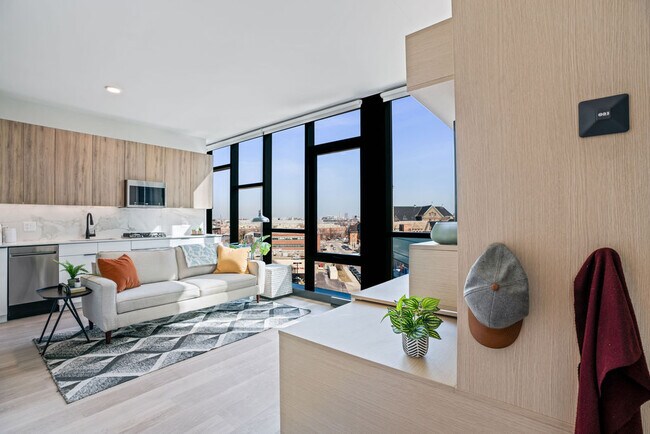 Foto del edificio - 711 N Milwaukee Ave