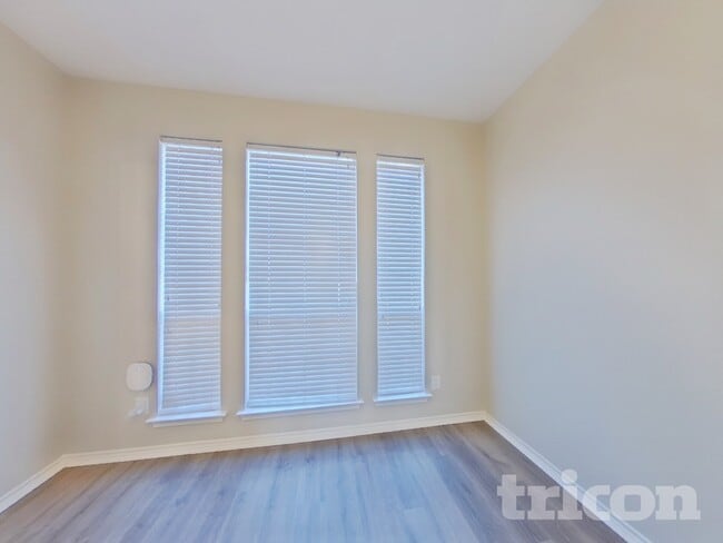 Building Photo - 9705 Gallatin Ln