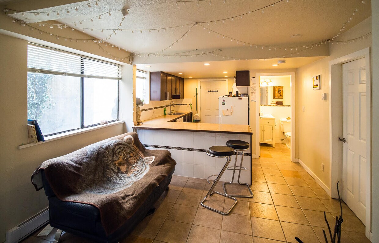 Photo principale - 1150 13th Av E