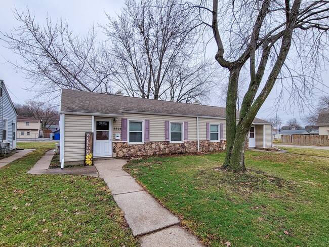 Building Photo - 3806 Johnson Ave