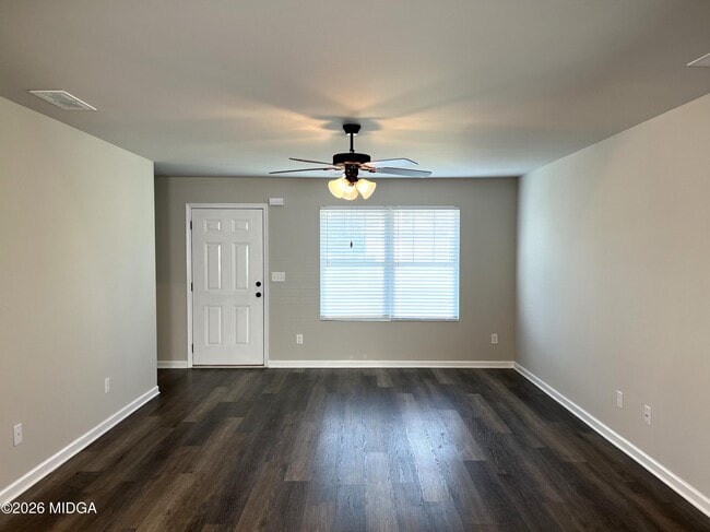 Building Photo - 147 Goodall Woods Dr