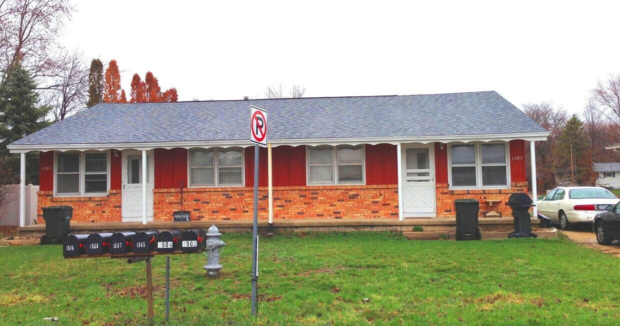 Primary Photo - 1505 Starview Dr