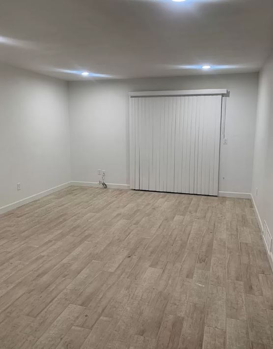 Foto del edificio - 1460 E Hedrick Dr