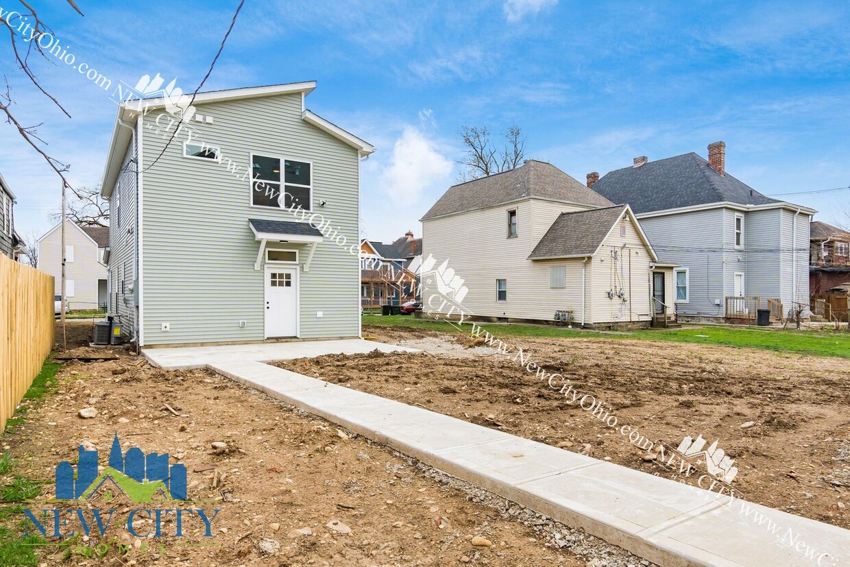 Building Photo - Newly Built Home! 3 Bedrooms, 2.5 Bathroom...