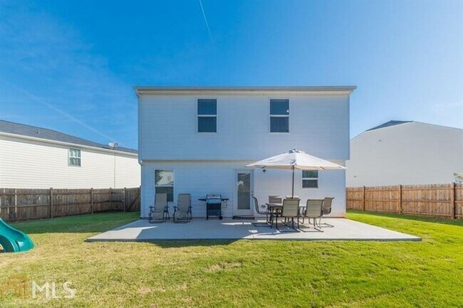Building Photo - Look no further this 2 year old home is a ...