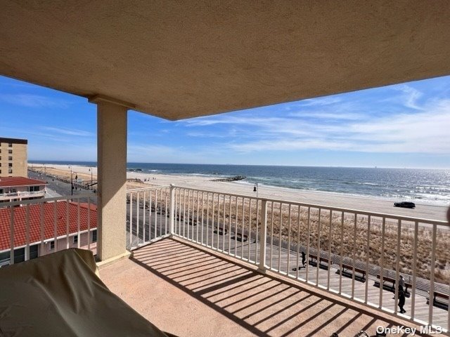 Building Photo - 250 Shore Rd