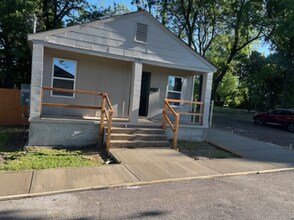 Building Photo - 2967 Forest Ave