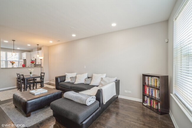 Foto del edificio - 2312 E 71st St