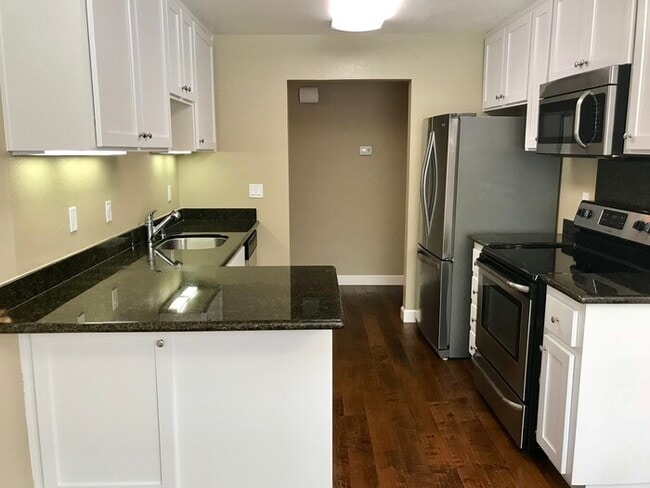Building Photo - 5095 Valley Crest Dr