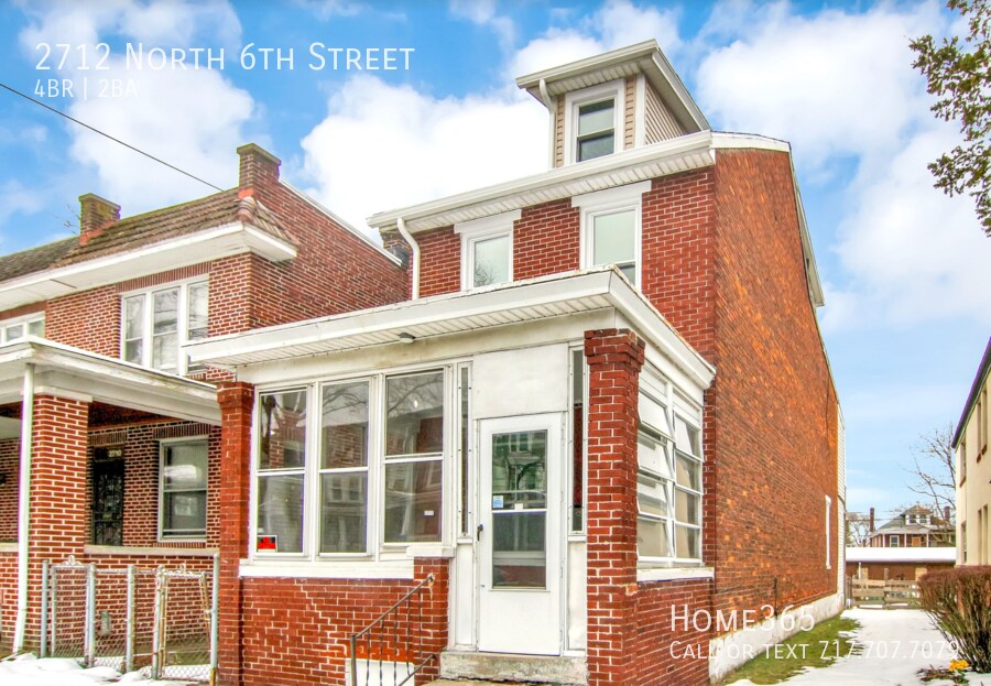 Foto principal - Stunning 4 Bedroom/2 Bathroom in Harrisburg!