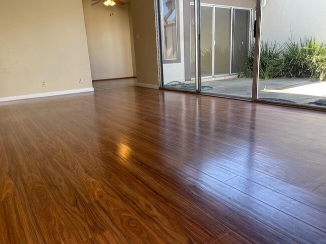 Building Photo - 8063 Park Villa Cir