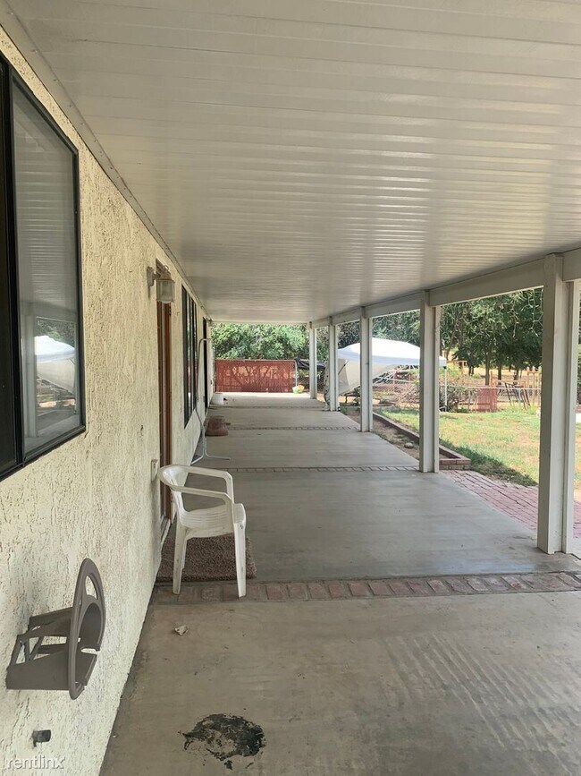 Foto del edificio - 3 br, 2 bath House - 27191 Girard St