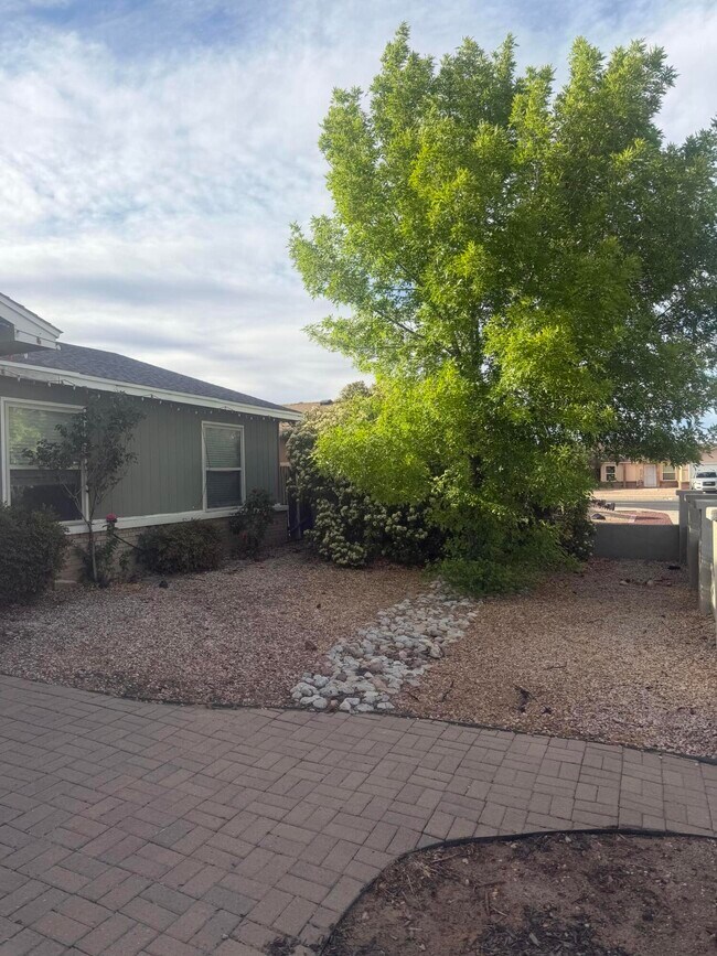 Foto del edificio - 3913 68th St NW