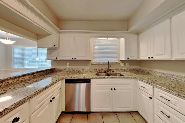 Building Photo - 8110 Renmark Ln