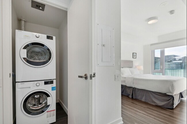 Photo du bâtiment - 99 Gerrard St W